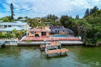 Building Photo - 4946 Commonwealth Dr