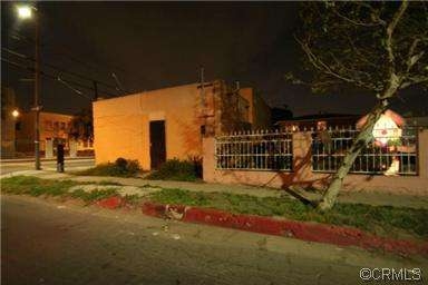 Primary Photo - 2250 E 103rd St