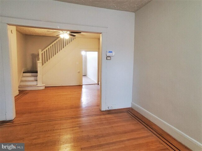 Building Photo - 2735 Wilkens Ave