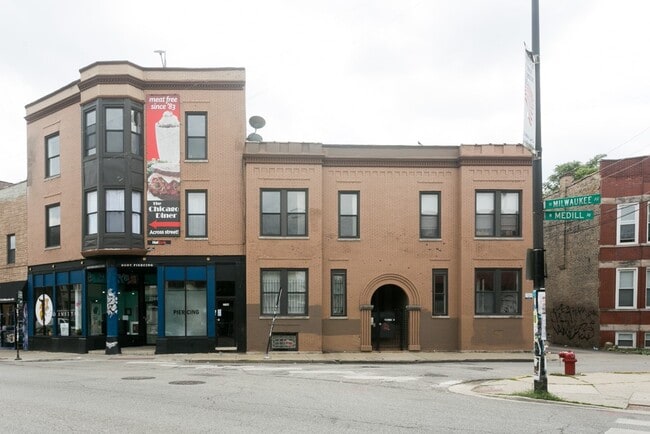 Building Photo - 2835 W Medill Ave