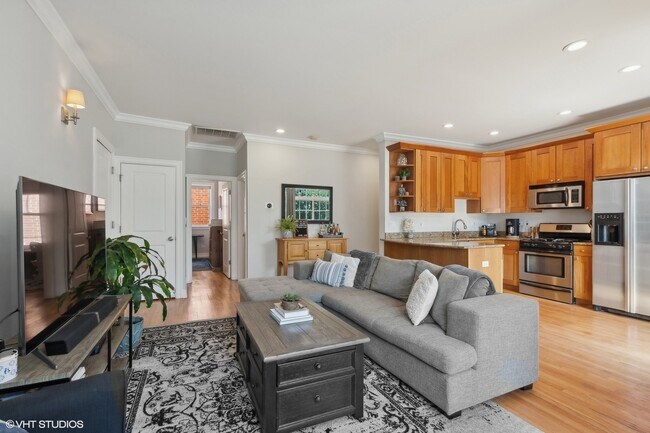Building Photo - 2711 N Mildred Ave