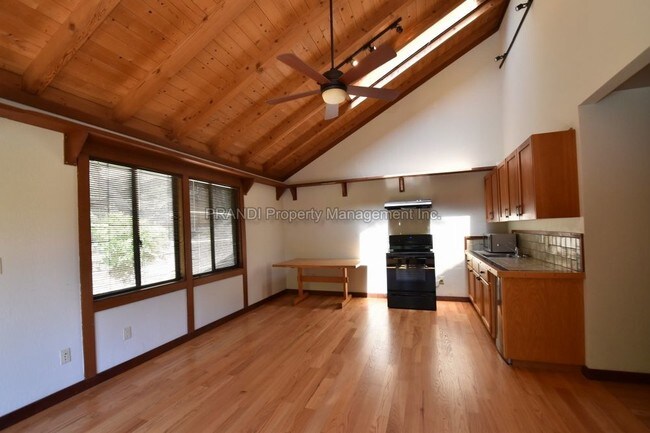 Building Photo - 38 Convent Ct