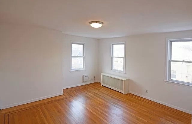 Foto del edificio - 362 E 235th St