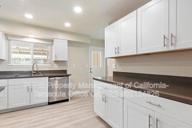 Foto del edificio - 26331 Foxgrove Rd