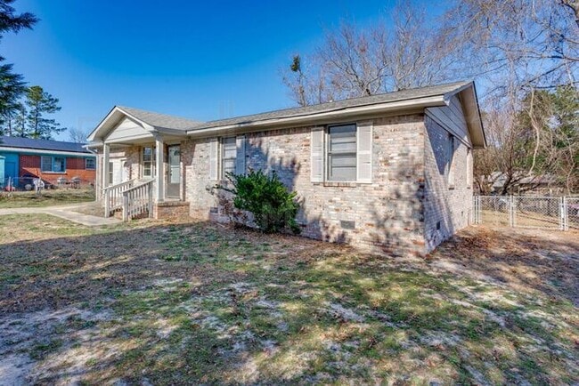 Building Photo - Updated 3/1 in Blythewood!