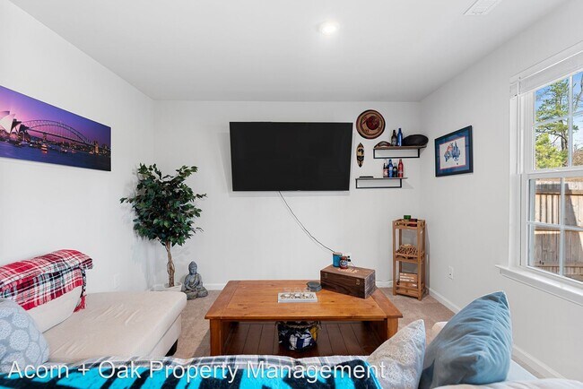 Building Photo - 3 br, 2.5 bath House - 921 Arnold Place Drive
