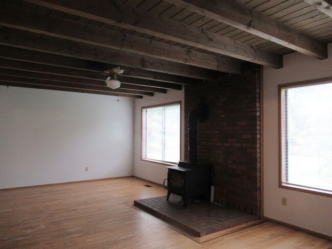 Building Photo - APPROVED APPLICATIONS-Private 2 bedroom 2 ...