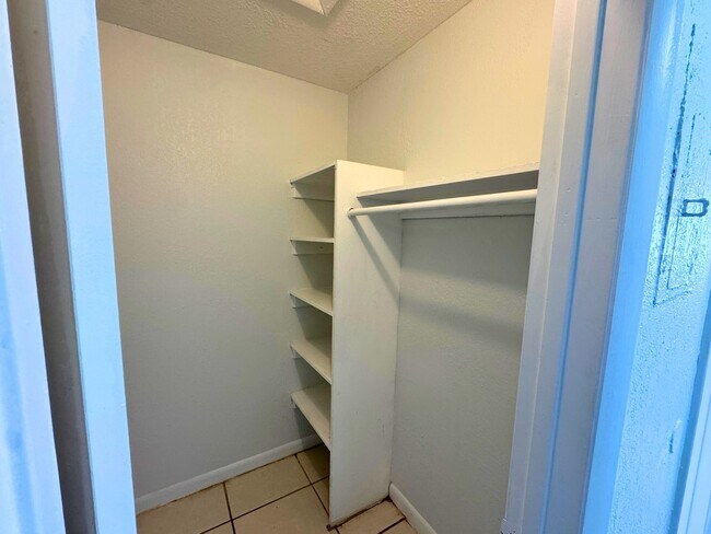 Foto del edificio - 4160 NW 21st St