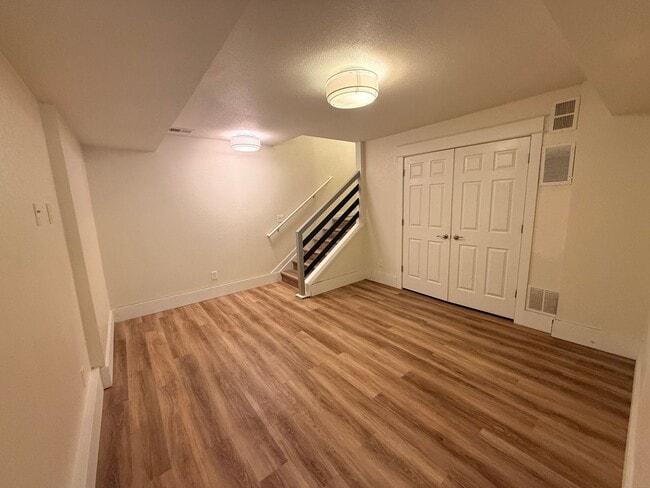 Building Photo - Modern 2 bedroom Townhome with huge Rooftop deck!!!