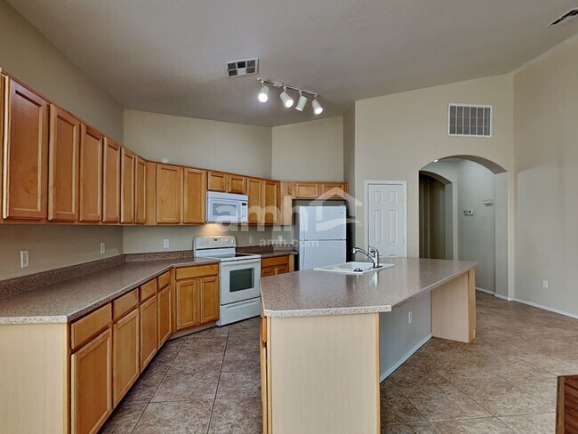 Building Photo - 13608 W Marshall Avenue