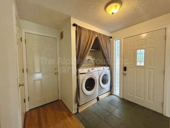Foto del edificio - 4905 SW 152nd Ave