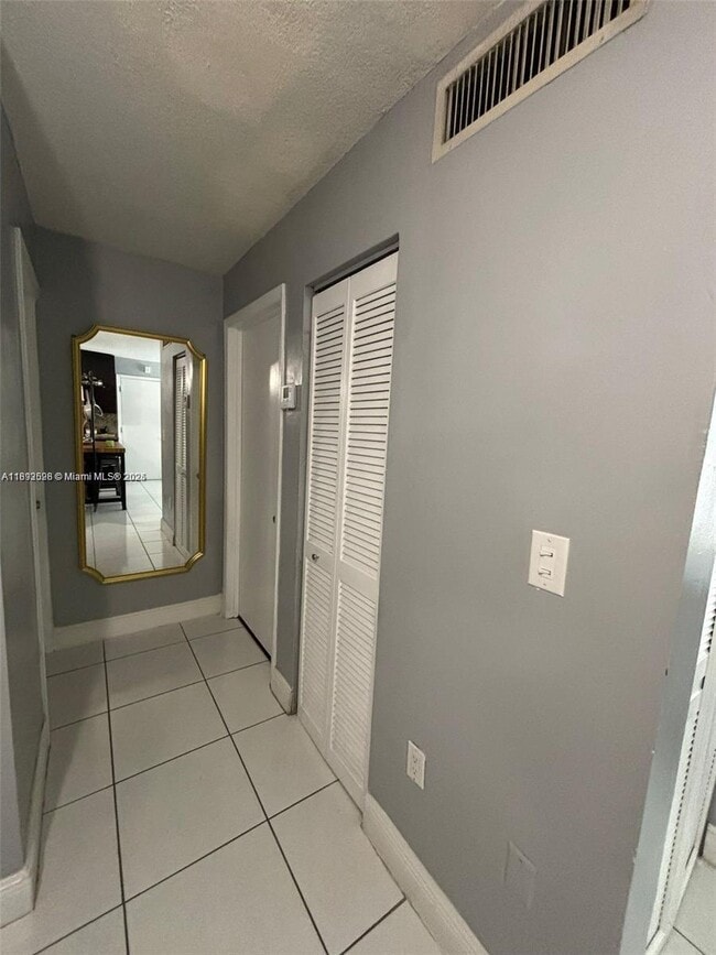 Foto del edificio - 7208 Fairway Dr
