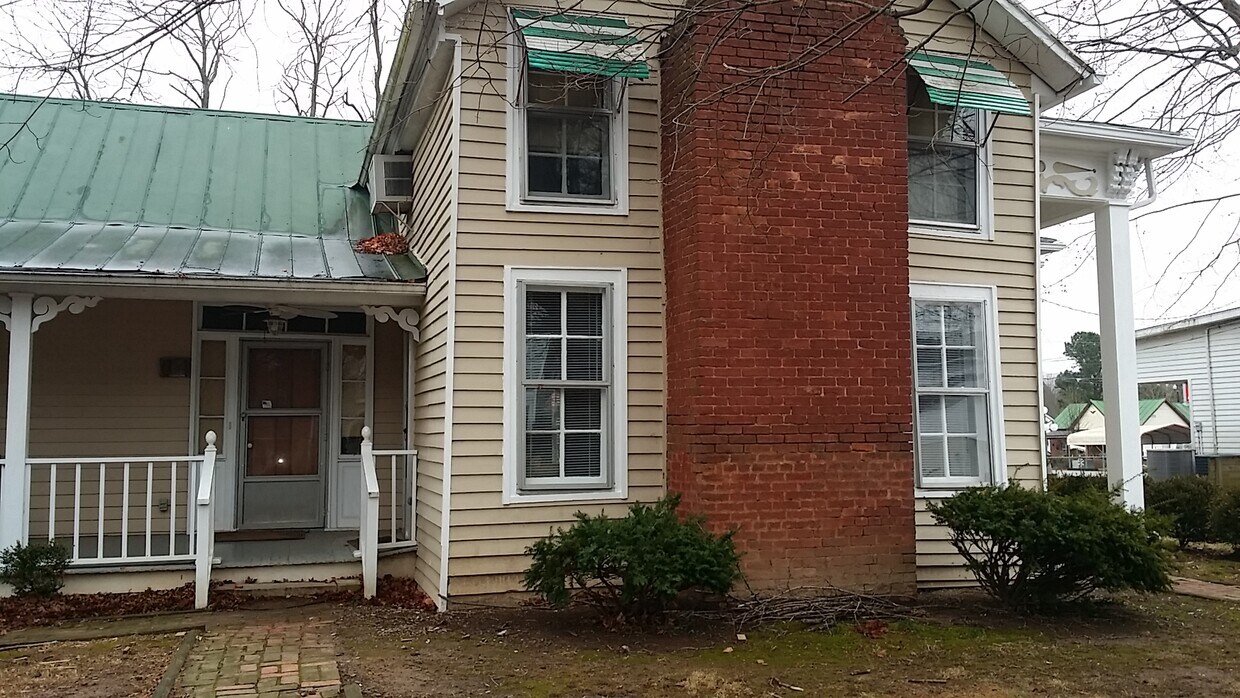 103 N Cedar St, Cross Plains, TN 37049 House Rental in Cross Plains, TN