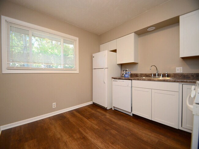Foto del edificio - 3520 Webster St