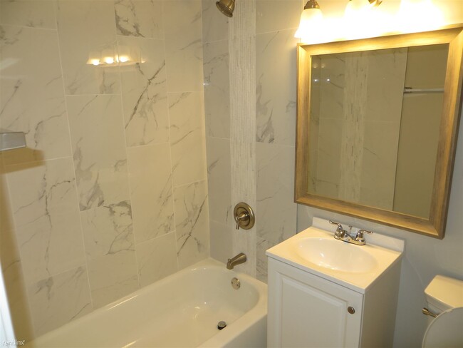 Building Photo - 4 br, 1 bath House - 404 Amarillo Ct