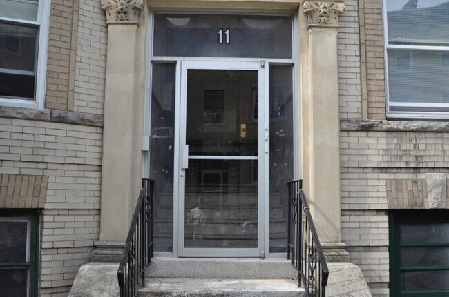 Building Photo - 20 Saint Lukes Rd