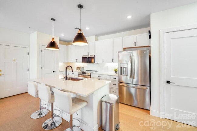 Building Photo - 3000 South Blvd