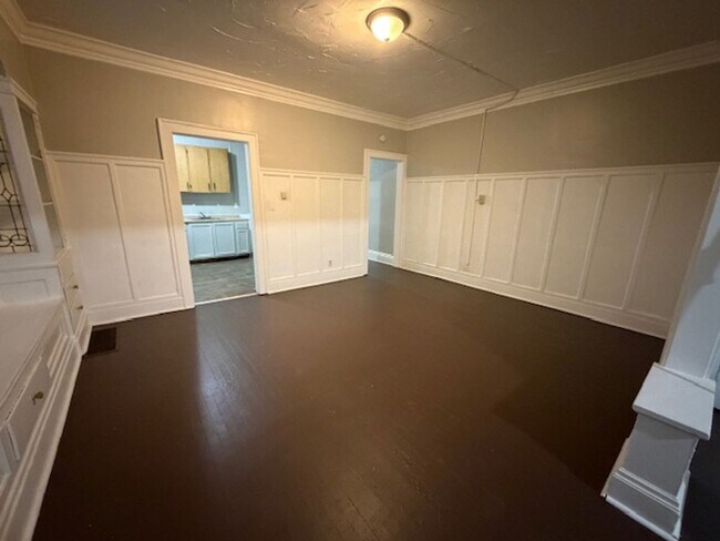Foto del edificio - 3318 E 140th St