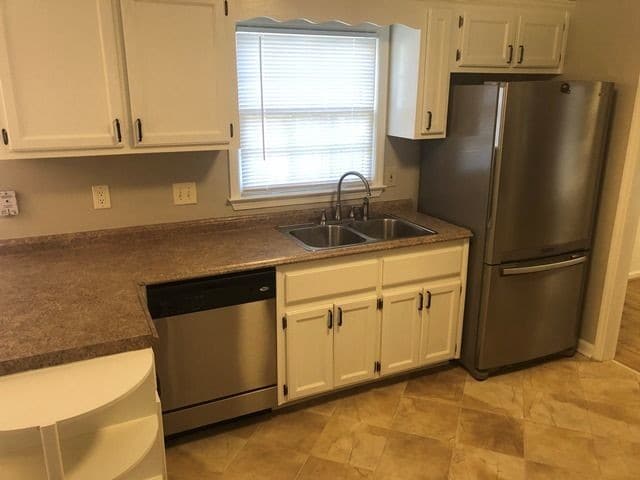 Foto del edificio - 3BR/2BA/2Car Garage Stepless Ranch