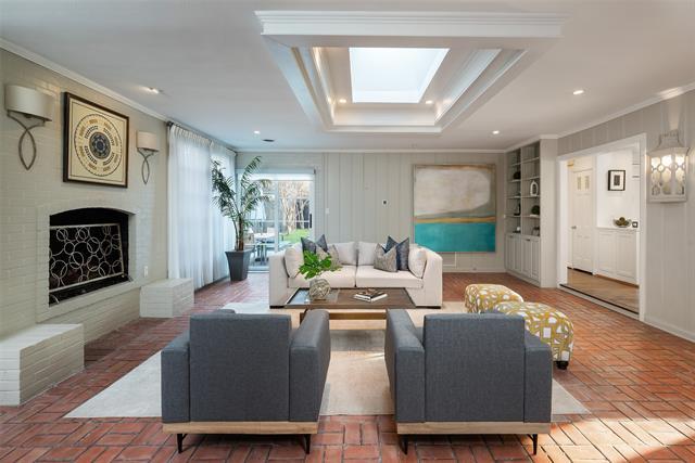 Foto principal - 4625 N Versailles Ave