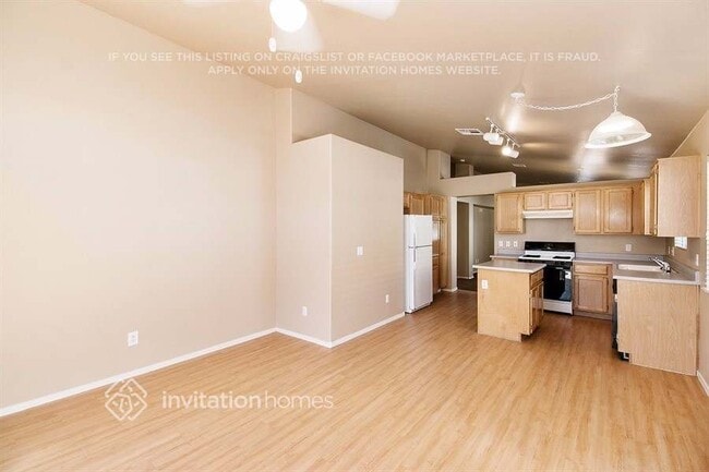 Building Photo - 7285 Golden Star Ave