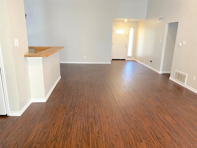 Building Photo - 2414 Woven Wood Ln