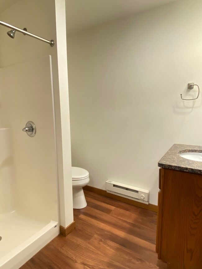 Building Photo - 303 S Commercial St