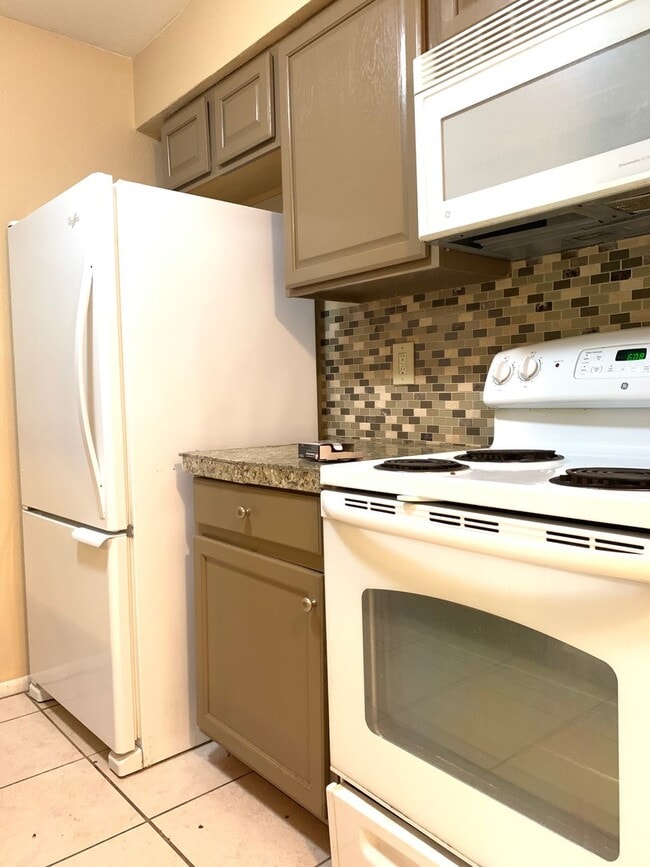 Foto del edificio - 3bed/2bath off 42nd st by USF! Only $1580/...