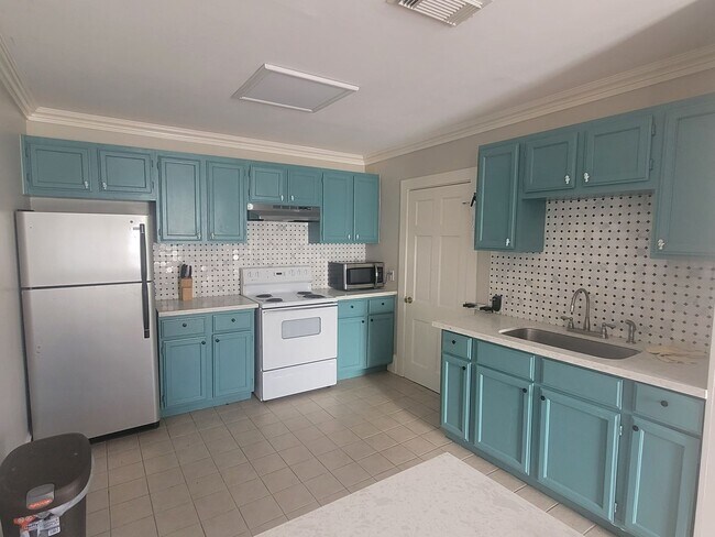 Foto del edificio - Charming Cottage - minutes from the Seawall