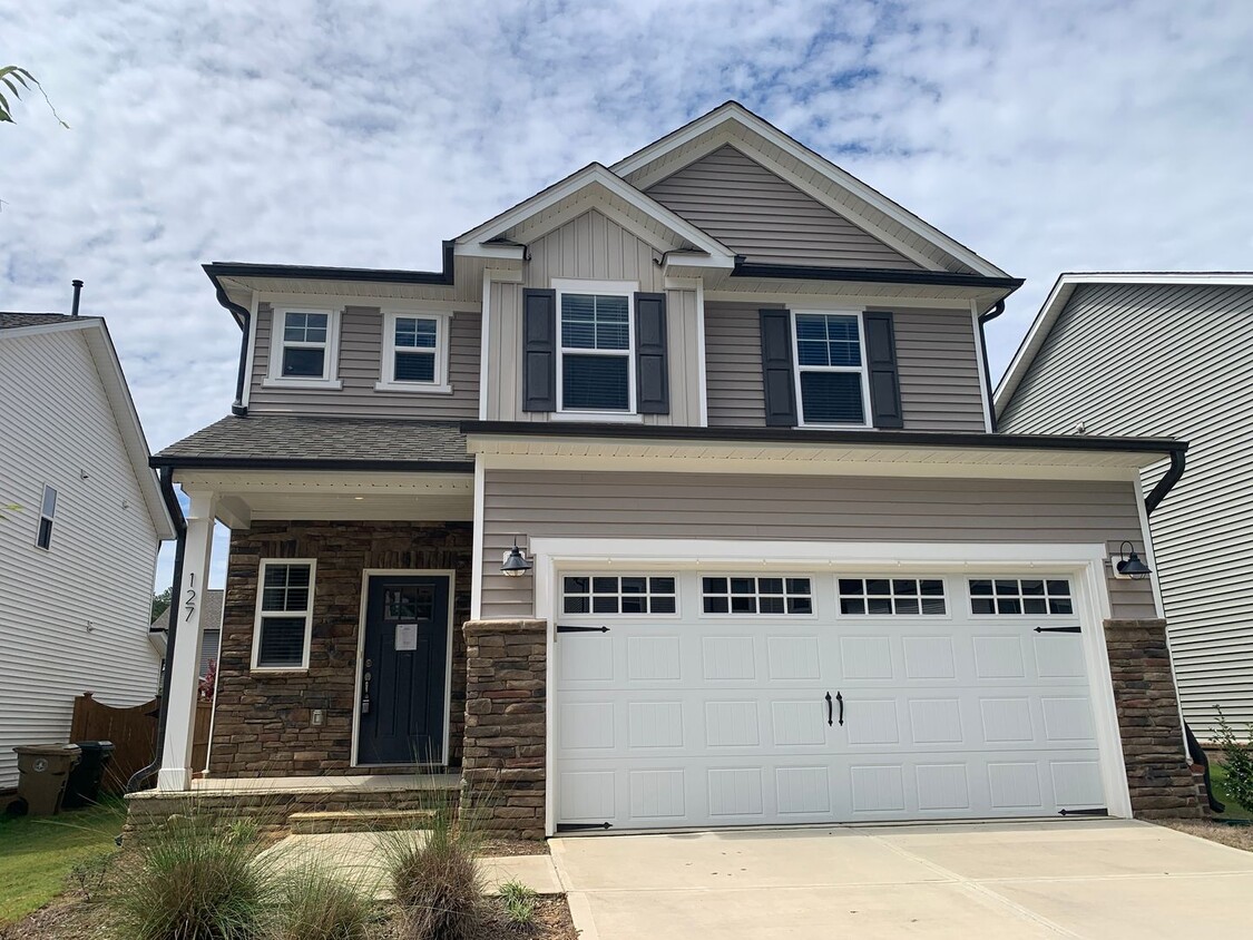 Foto principal - AMAZING LOCATION, Fantastic 3 Bed Home, In...