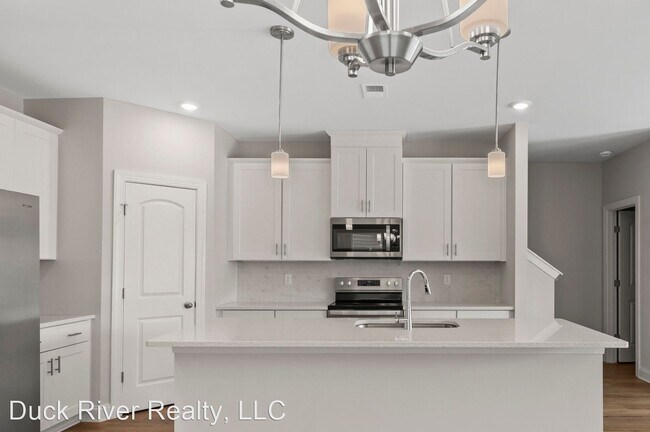 Building Photo - 3 br, 2 bath House - Taylor Landing 731 Pr...