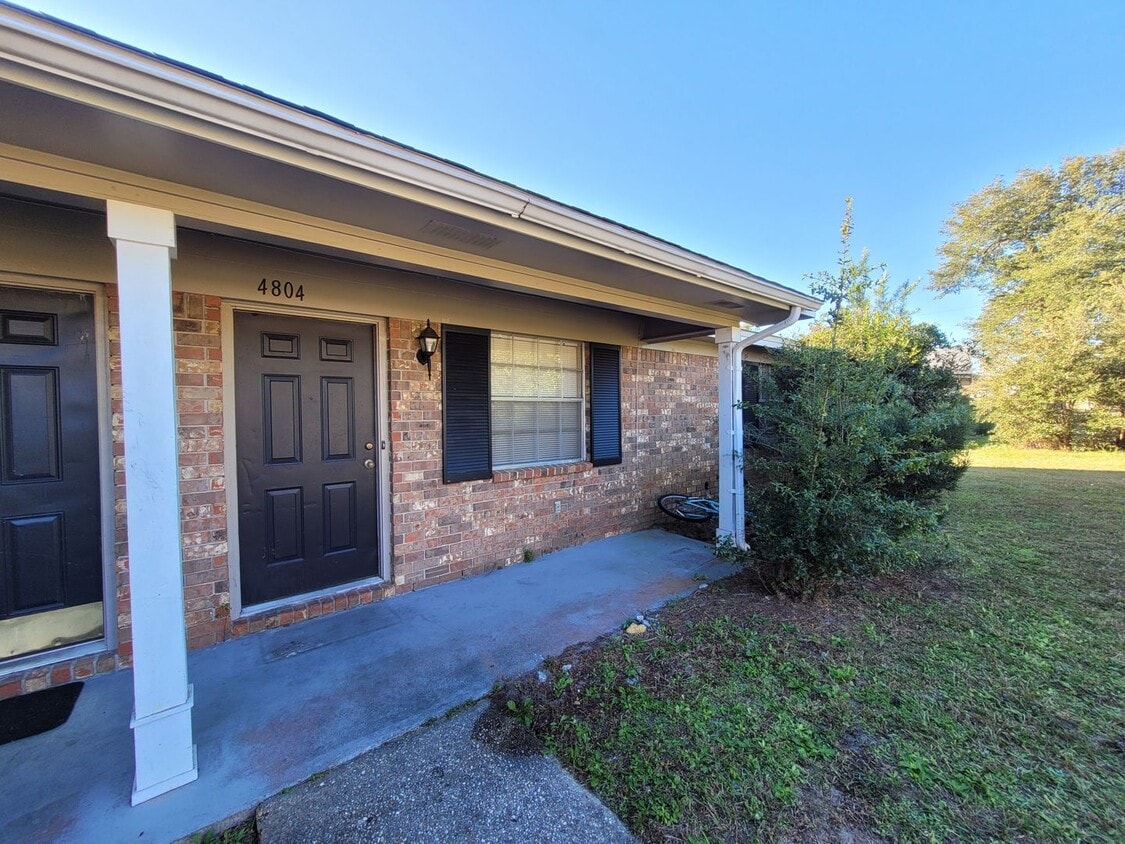 4804 Tradewinds Dr Unit 4804, Pensacola, FL 32514 Room for Rent in