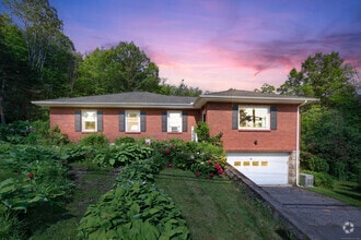 Building Photo - 98 Aetna Ave