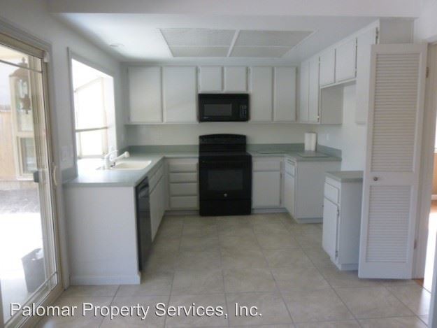 Building Photo - 4 br, 3 bath House - 4584 Warwick Circle