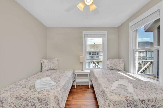 Building Photo - 8 Jones Ave