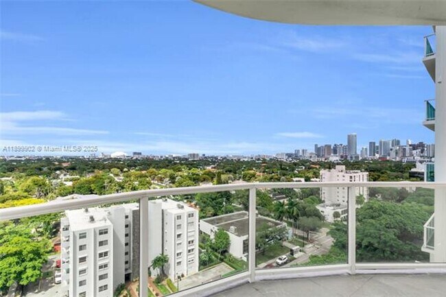 Foto del edificio - 2525 SW 3rd Ave