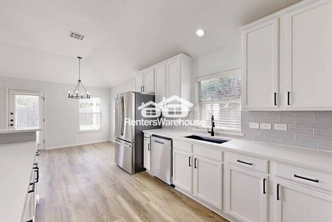 Foto del edificio - MOVE IN READY - 3BED/2BATH - FORNEY TEXAS
