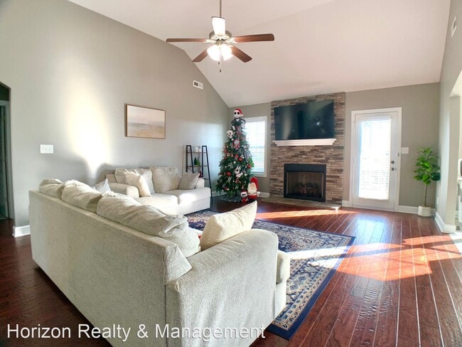 Building Photo - 3 br, 2 bath House - 2420 Andersonville Dr