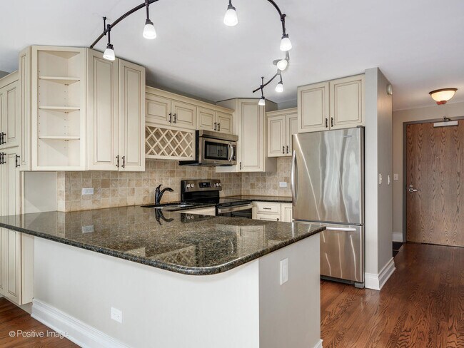 Foto del edificio - 2 E Erie St