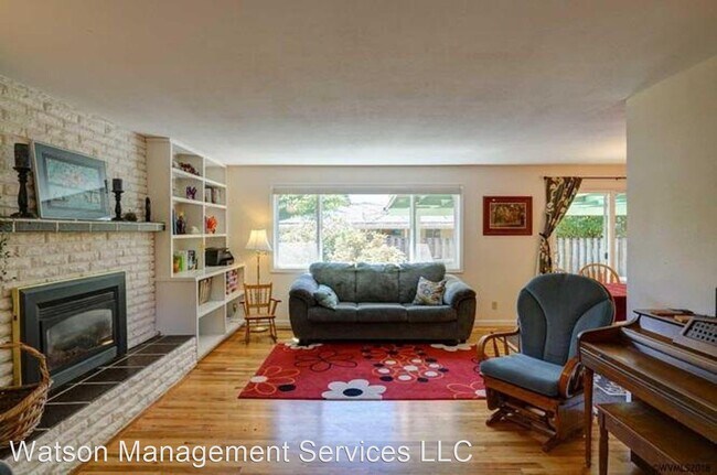 Foto del edificio - 3 br, 2 bath House - 1320 NW Menlo Dr