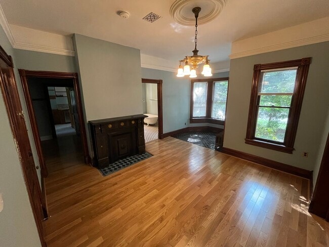 Varsity Management - Varsity Management Apartment