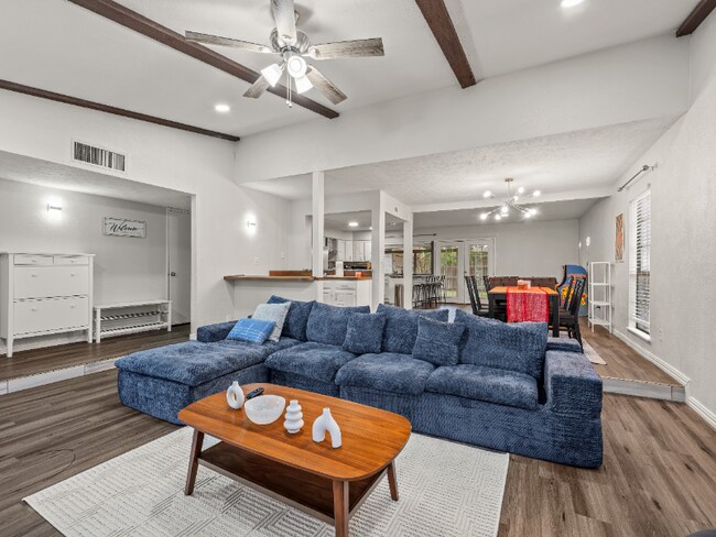 Foto del edificio - 2235 E Peters Colony Rd