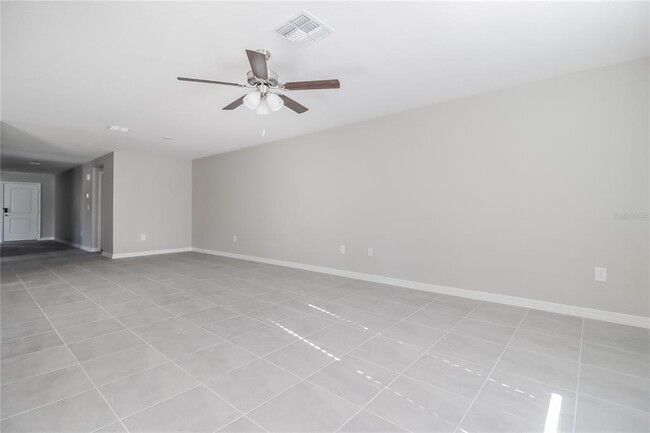 Foto del edificio - 127 Tulip Ln