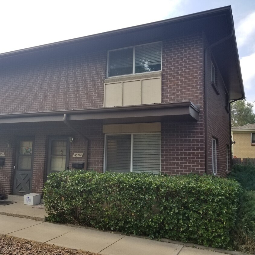 Private 2-Story End Unit - Private 2-Story End Unit