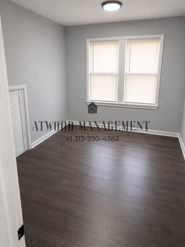 Building Photo - This beautifully updated 5-bedroom, 1-bath single-family home is ready for move-in!