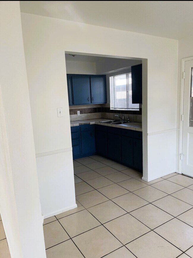Foto del edificio - 934 W Monterosa St