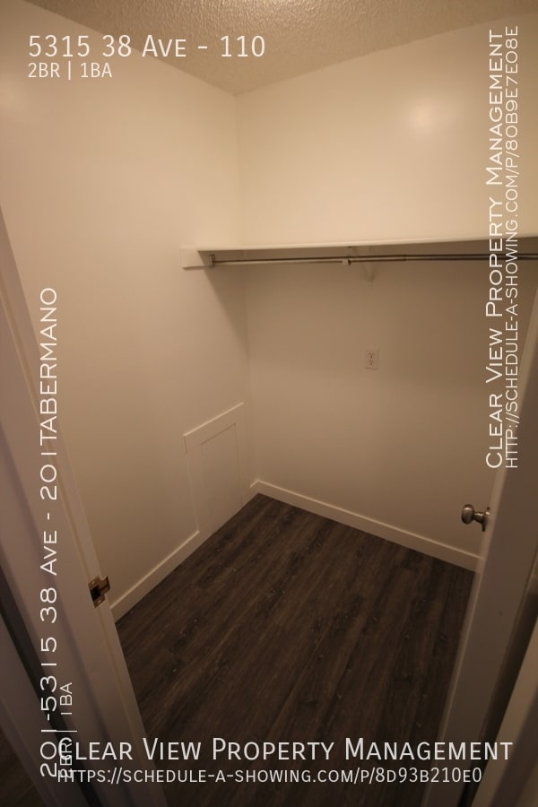 Building Photo - ? Beautifully Renovated 2-Bedroom Suite in Taber Manor!