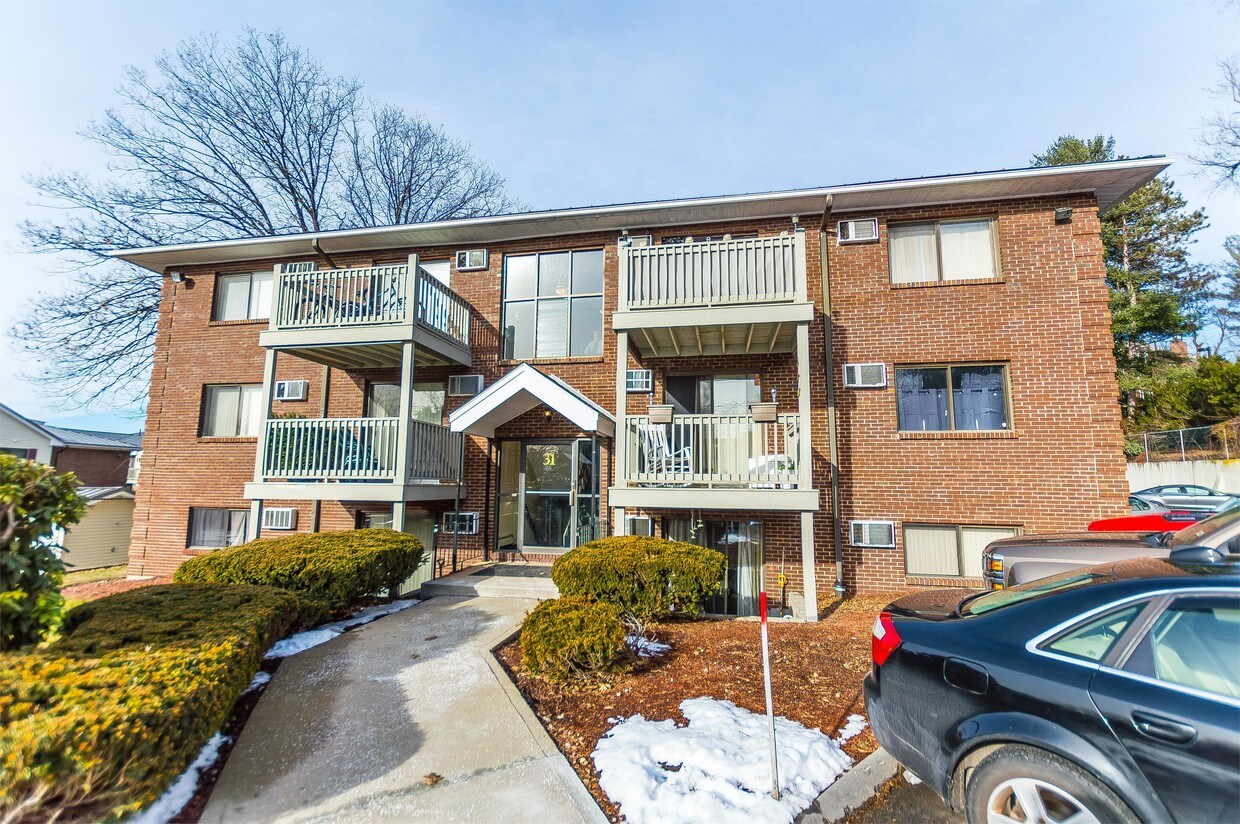 31 Andrew St Unit 25, Manchester, NH 03104 Condo for Rent in