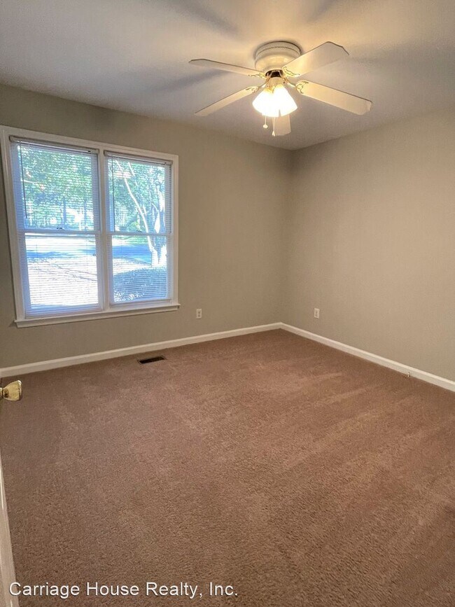 Building Photo - 4 br, 2 bath House - 127 Meadow Creek Dr