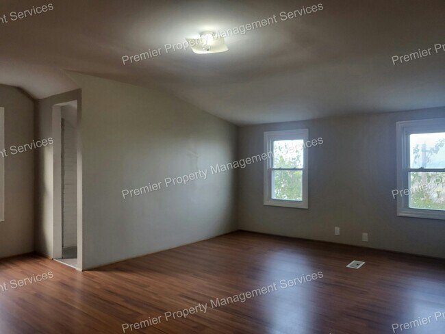 Building Photo - 1530 Beaver Rd